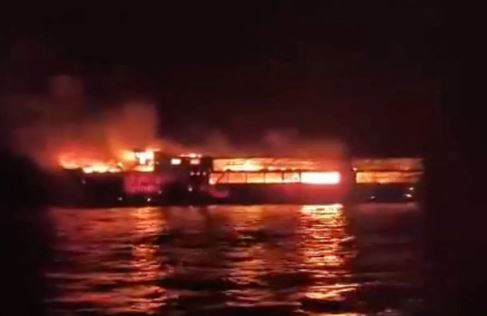 Korban Meninggal Feri Terbakar di Filipina Capai 76 Orang, 13 Masih Hilang